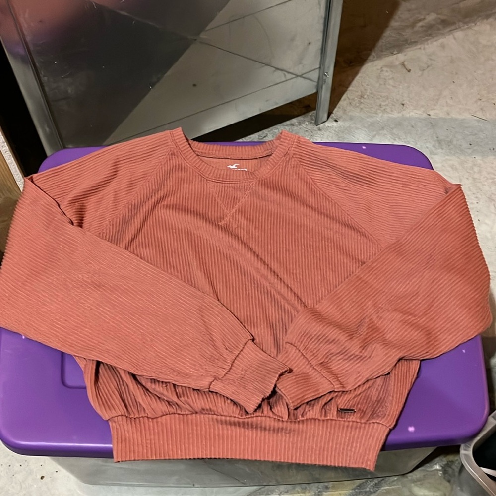Cute lightweight, ribbed Hollister long sleeve top size XS